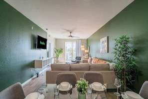 TV, offices - Near ASU & Brewery | Balcony,Gym,Pool,W/D,Parking (Tempe)
