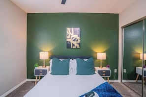 Iron/ironing board, WiFi, bed sheets
