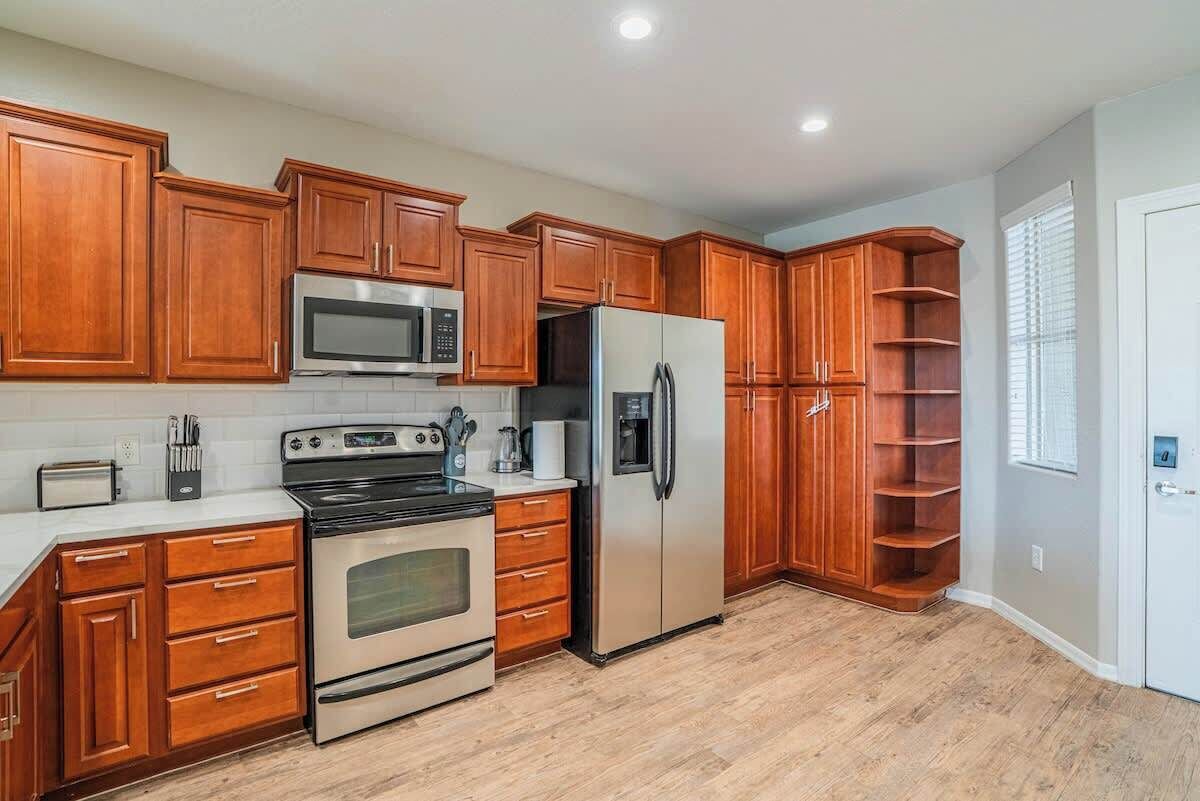 Refrigerador, microondas, horno, placa de cocina