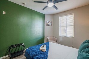 Fer et planche à repasser, Wi-Fi, draps fournis