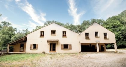 La Donaclaudré - Large 63-person group gîte in the heart of nature, 1 hour from Paris.