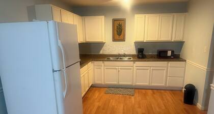 Welcoming apartment with private fenced yard