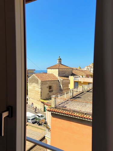 Nica’s House: nido vista mare tra limoni, sole e dolce relax! 🌴☀️💛