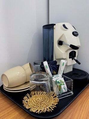 Kaffee und/oder Kaffeemaschine