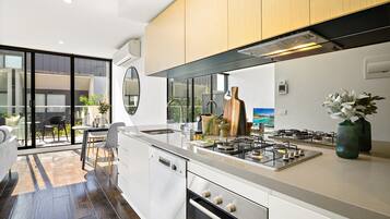 Apartment | Private kitchen | Cookware/dishes/utensils
