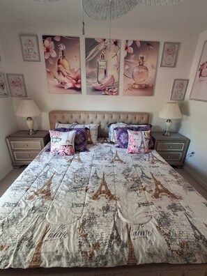 3 habitaciones, tabla de planchar con plancha, wifi y ropa de cama 