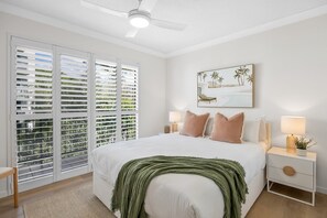 2 bedrooms, laptop workspace, iron/ironing board, bed sheets - Bright 2-bed Apartment With Stunning Ocean Views (Sunshine Coast)