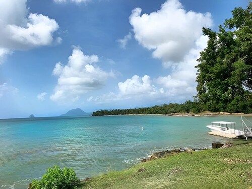 🌴 Halte Lucéenne : Votre Oasis Créole à 900m des Plages ! 🏖️