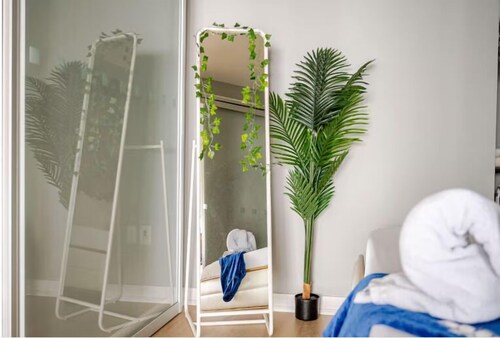 HostlyStays Luxury Suites 