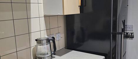 Micro-ondes, four, plaque de cuisson, lave-vaisselle