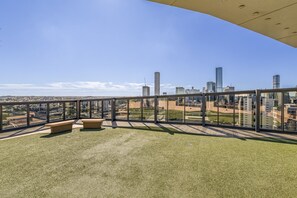 Apartment | Property grounds - Modern South Bank Apt Walk to Dining (Brisbane)