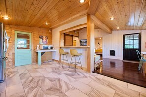 Iron/ironing board, WiFi, bed sheets - Farm House | Hot Tub | Views | Fire Pit | Grill (Trade)