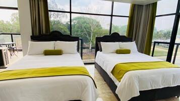 Superior Double Room, Private Bathroom | In-room safe, laptop workspace, blackout curtains, soundproofing