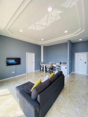 Superior Double Room, Private Bathroom | In-room safe, laptop workspace, blackout curtains, soundproofing - The Alexandria Marquis Hotel & Resorts (San Ignacio)