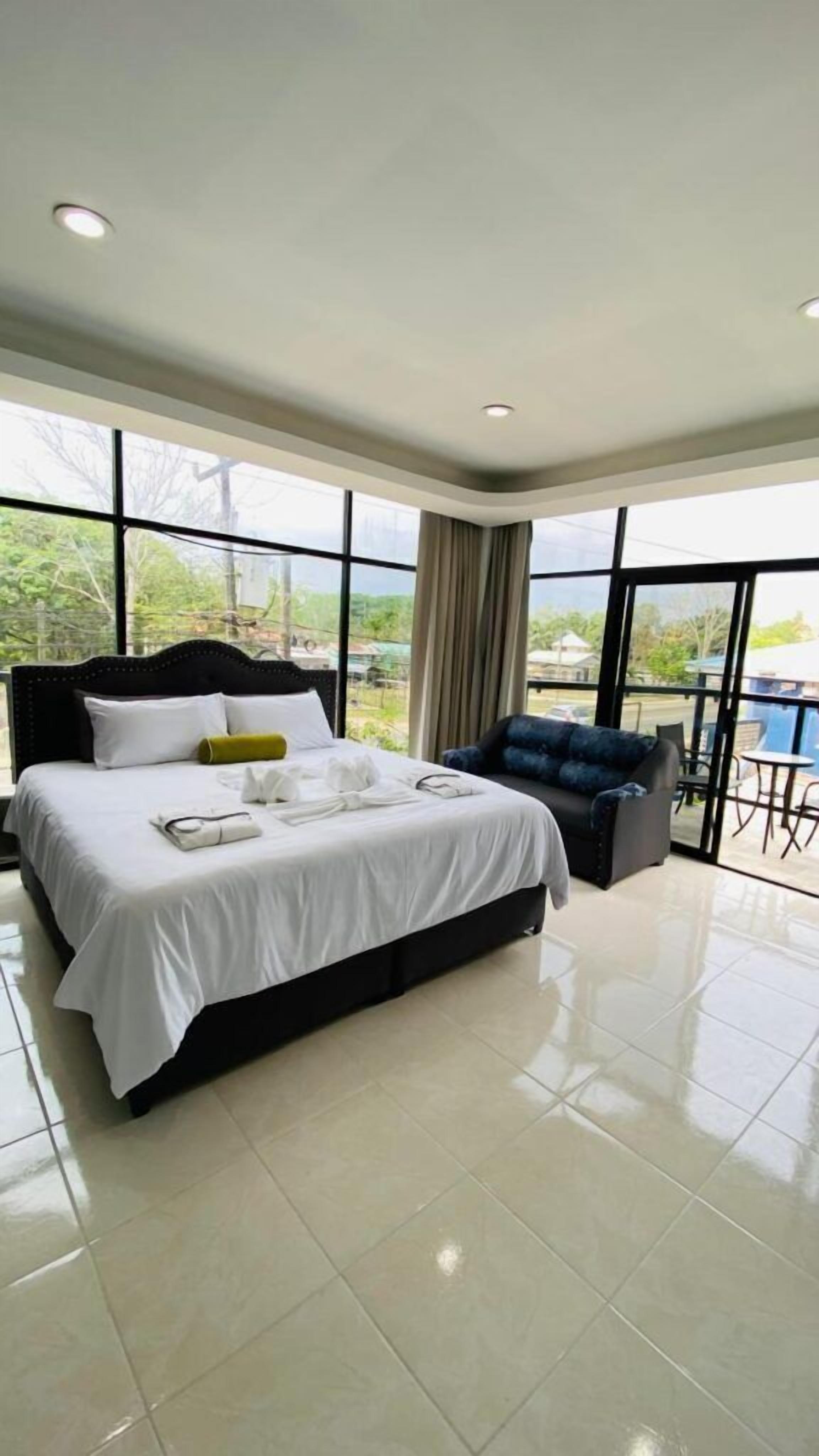 Comfort Double Room, Balcony | In-room safe, laptop workspace, blackout drapes, soundproofing