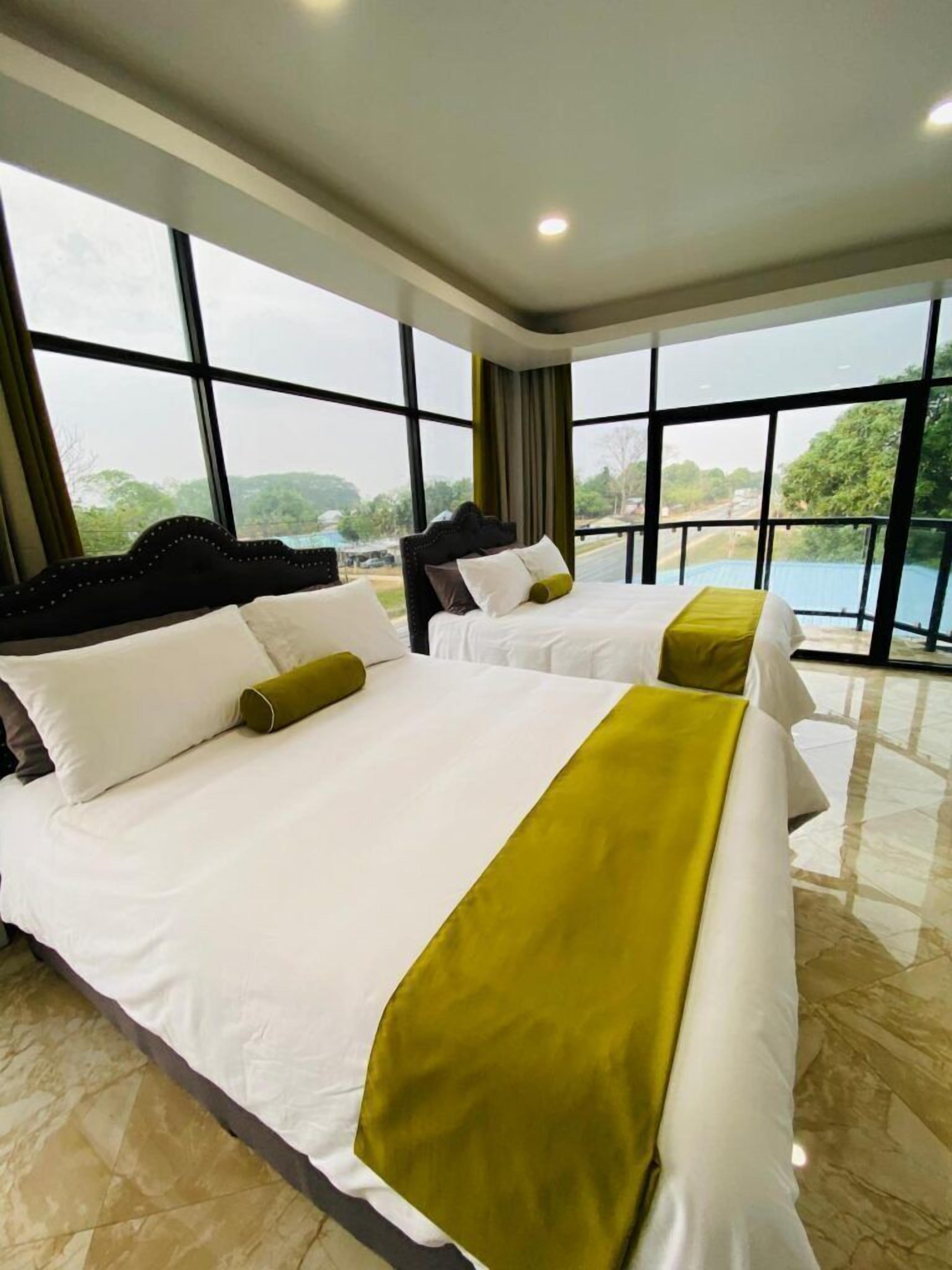 Superior Double Room, Private Bathroom | In-room safe, laptop workspace, blackout drapes, soundproofing