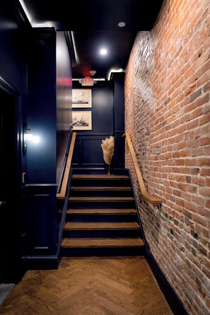 Interior - The Highliner Hotel (Gloucester)