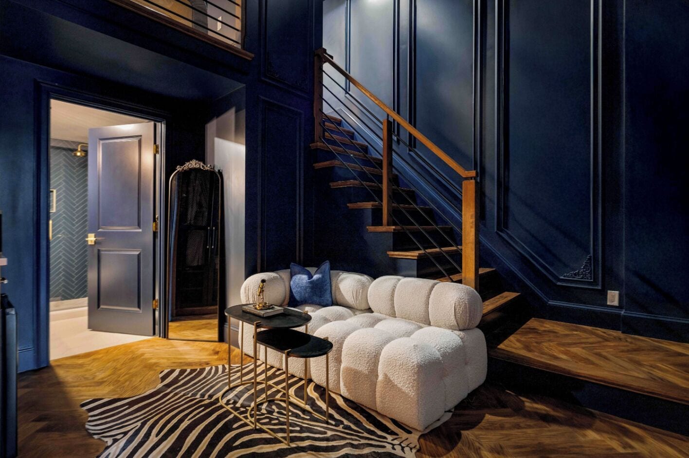 Lofted Queen Suite-Room 10 | Interni