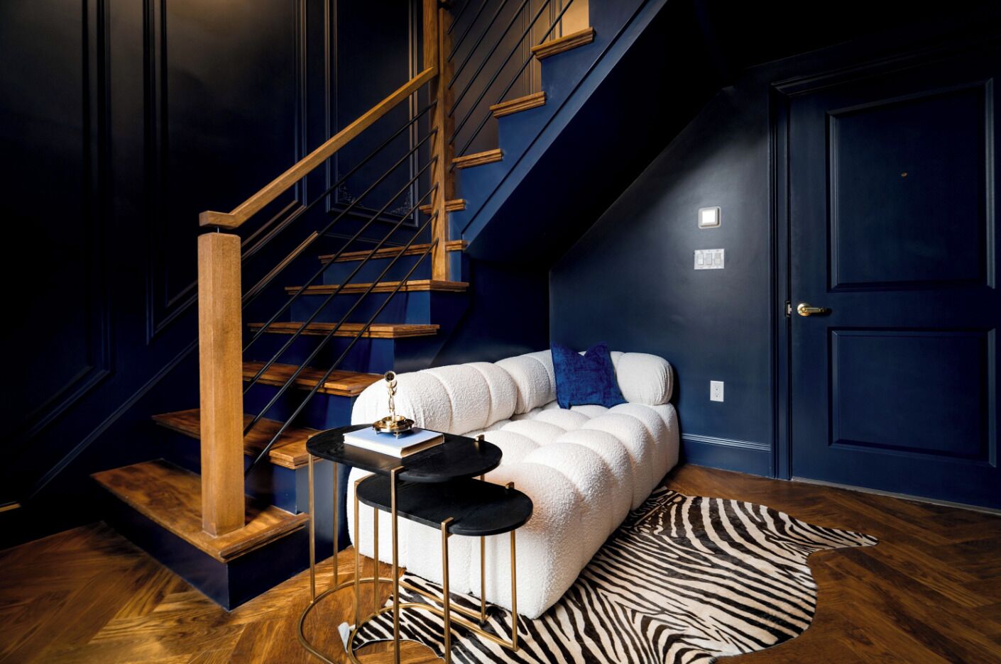 Lofted Queen Suite-Room 8 | Interior