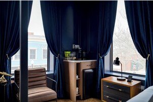 Queen Suite-Room 5 | Interior