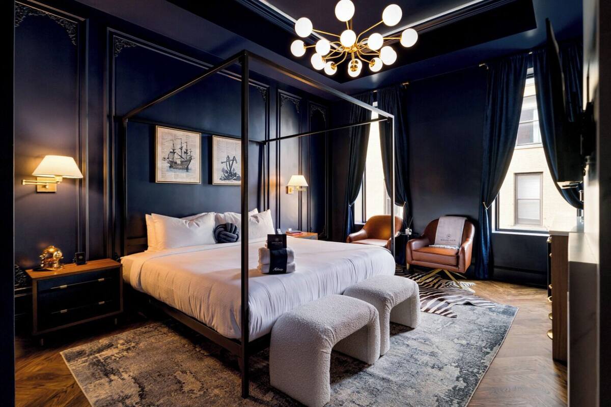 King Suite-Room 3