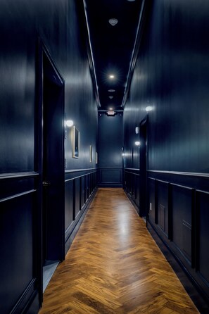 Interior - The Highliner Hotel (Gloucester)