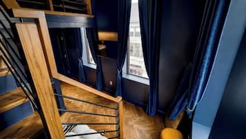 Lofted Queen Suite-Room 9 | Interior