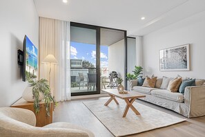 Living area - Spacious 2-bed Apartment in North Fremantle (Perth)