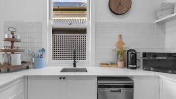 Căn hộ | Bếp riêng | Dụng cụ nấu nướng/bát dĩa/dao nĩa