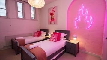 3 bedrooms, iron/ironing board, bed sheets