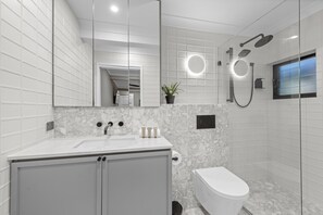Apartment | Bathroom