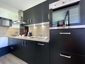 Fridge, microwave, oven, dishwasher - (SK.2706) Ski in/ski out studio Les Menuires (Les Menuires)