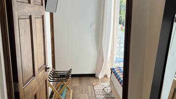 2 quartos, ferros/tĂĄbuas de passar roupa, Wi-Fi, roupa de cama