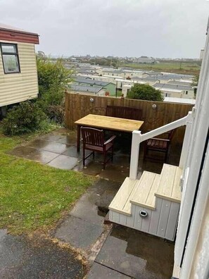 Outdoor dining - Brynowen Holiday Park - Holiday Accommodation 19396 (Borth)