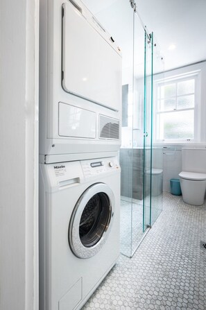 Apartment | Badezimmer | Handtücher, Seife