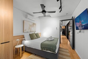 Apartment | 1 bedroom, bed sheets