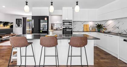 Family-friendly Home With Private Pool and BBQ