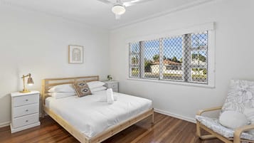 Apartment | 3 bedrooms, iron/ironing board, bed sheets