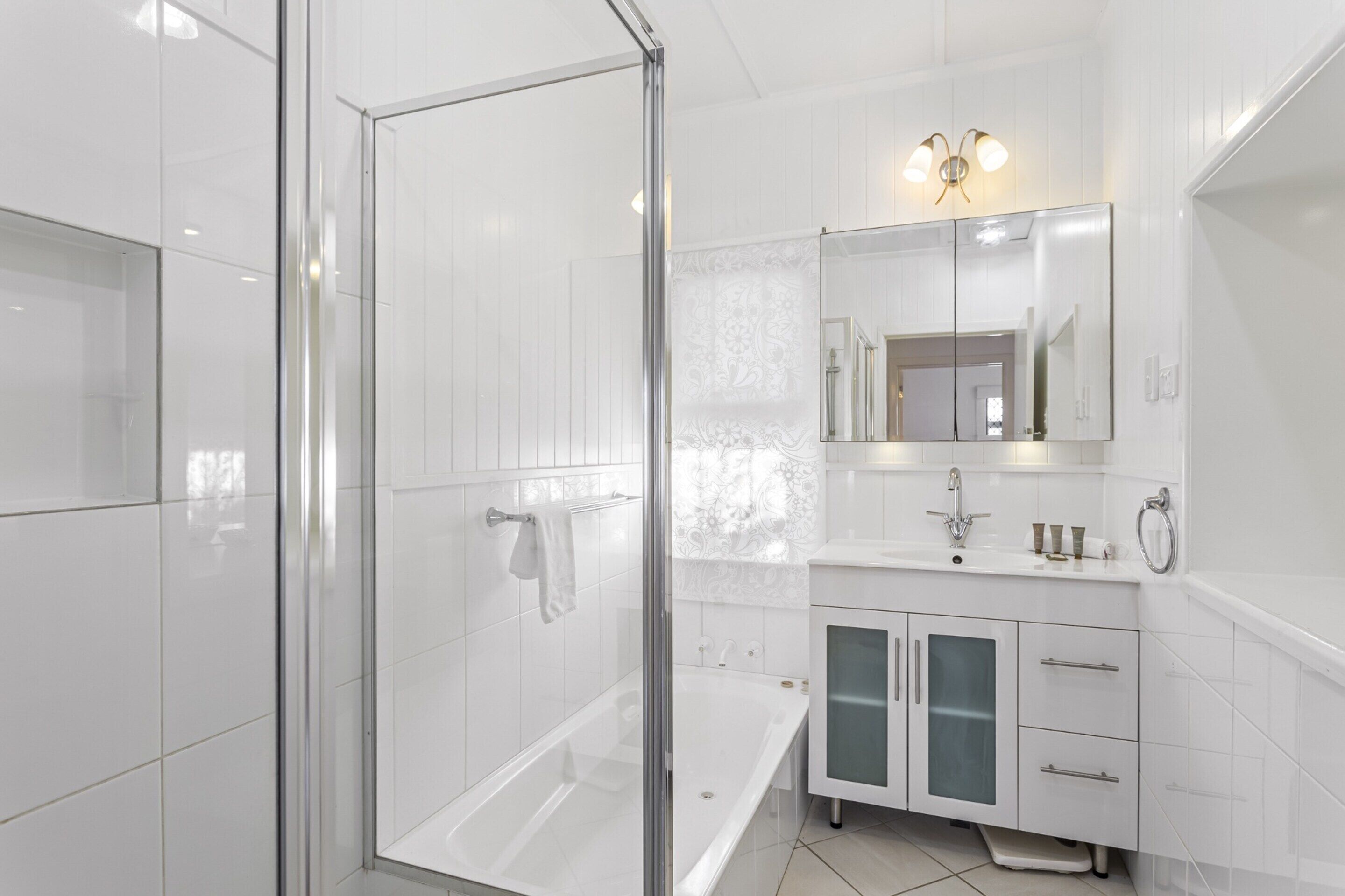 Apartment | Bathroom | Towels, soap