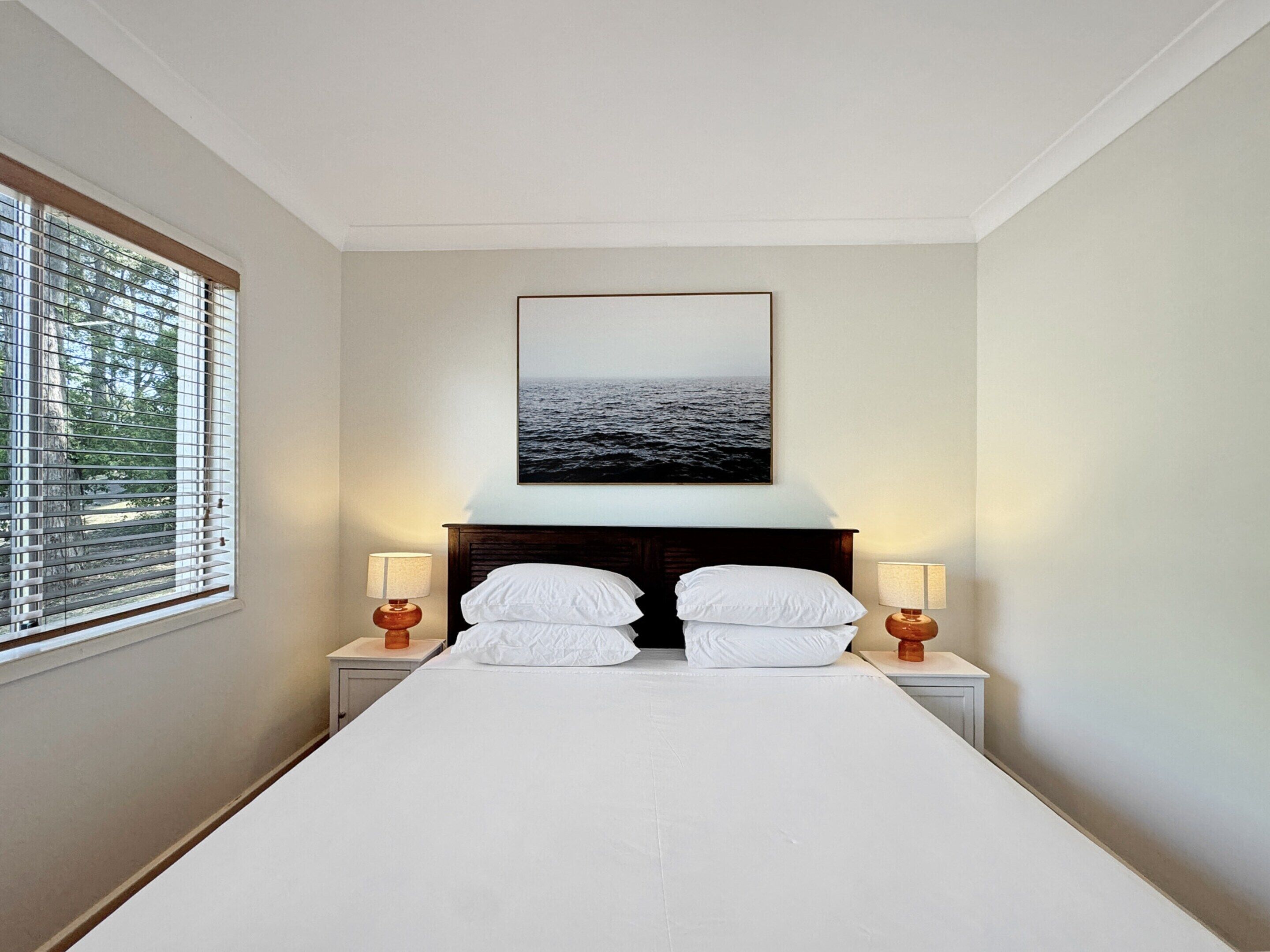 2 عدّة غرف نوم وملاءات أسرّة