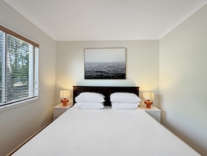 Căn hộ | 2 phòng ngủ, bộ trải giường