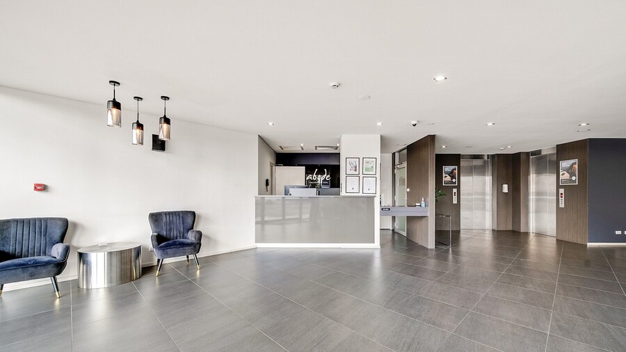 Comfy Lakeside 1-bed With Secure Parking