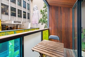 Apartment | Outdoor dining