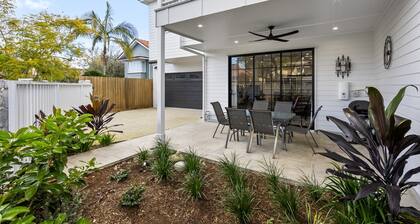 Spacious 3-bed Clayfield House With Patio and BBQ