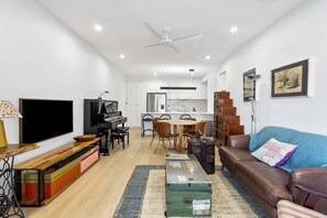 Apartment | Living area - Spacious 3-bed Clayfield House With Patio and BBQ (Brisbane)