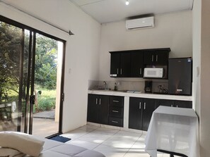 Microwave, stovetop - Studio Apartment, Pool, Kitchen, A/C, Playa Grande, Guanacaste, close to beaches (Matapalo)