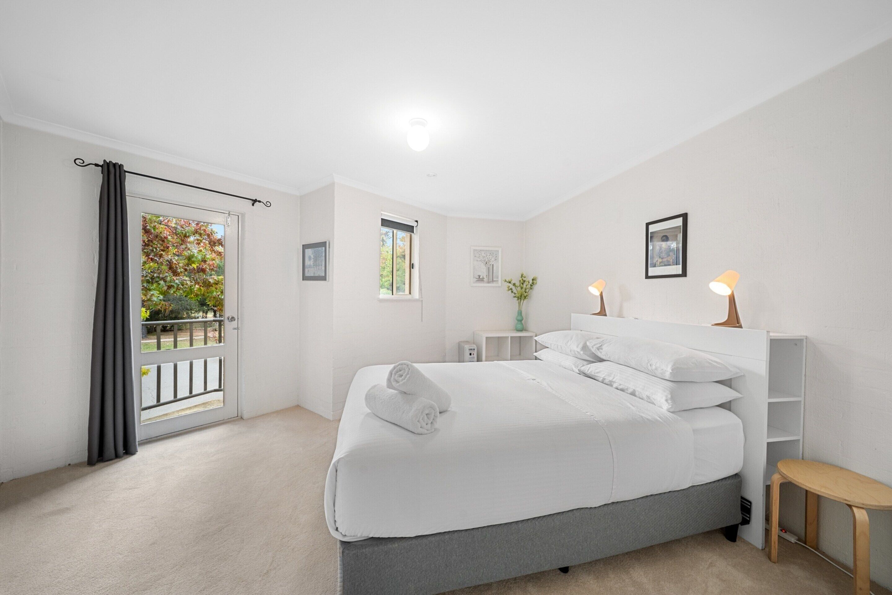 Apartment | 1 bedroom, laptop workspace, iron/ironing board, bed sheets