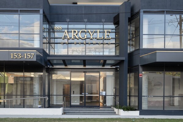 تفاصيل الفندق من الخارج