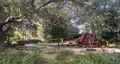 Stylish 1-bed Apartment With Rooftop Access