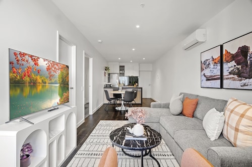 Stylish 2-bed Apartment With Stunning City Views